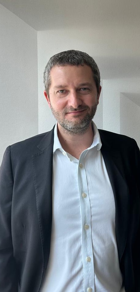 Álvaro de los Hoyos M.